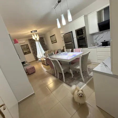 La Perla Apartment